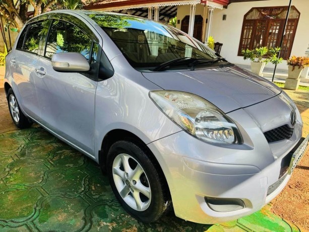 toyota-vitz-big-1