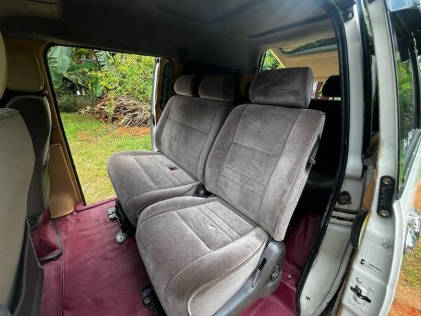 toyota-noha-2002-big-5