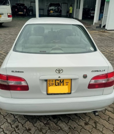 toyota-corolla-ae-110-se-saloon-big-1