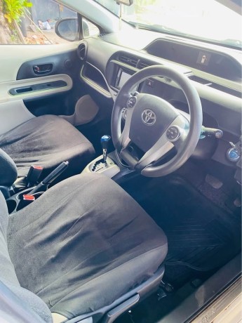 toyota-aqua-hybrid-2013-big-3
