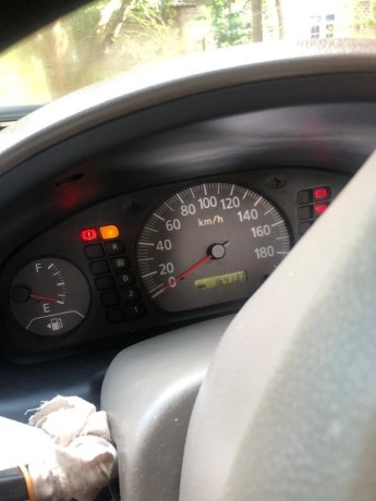 nissan-sunny-ex-saloon-big-4