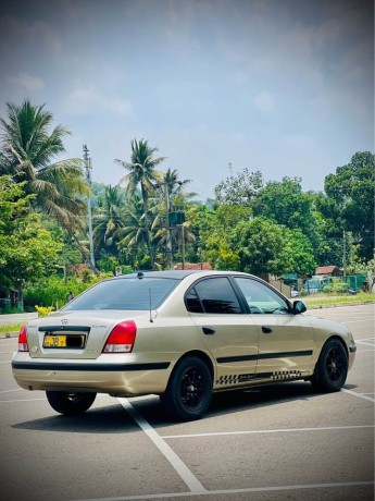hyundai-elantra-2000-big-5