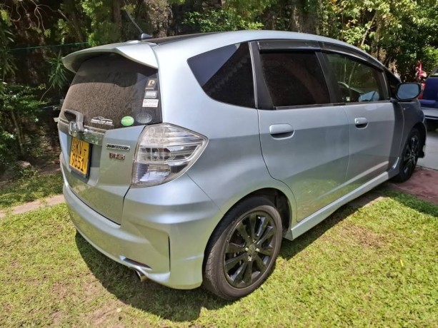 honda-fit-gp4-rs-2012-big-4