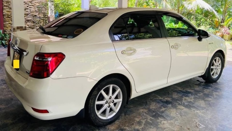 toyota-axio-g-grade-hybrid-2016-big-4
