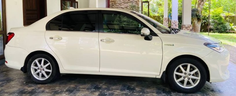 toyota-axio-g-grade-hybrid-2016-big-7