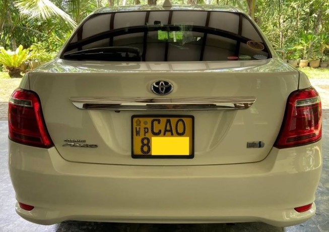 toyota-axio-g-grade-hybrid-2016-big-6
