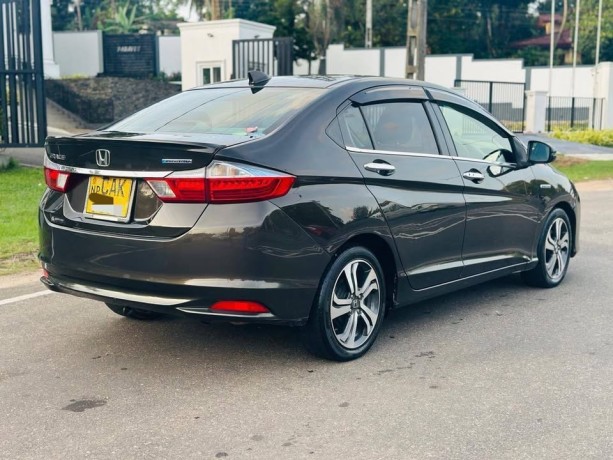 honda-grace-2015-big-0