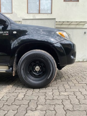 hilux-2006-big-0