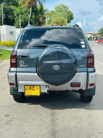 toyota-rav4-2004-big-3