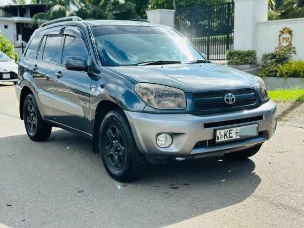 toyota-rav4-2004-big-4