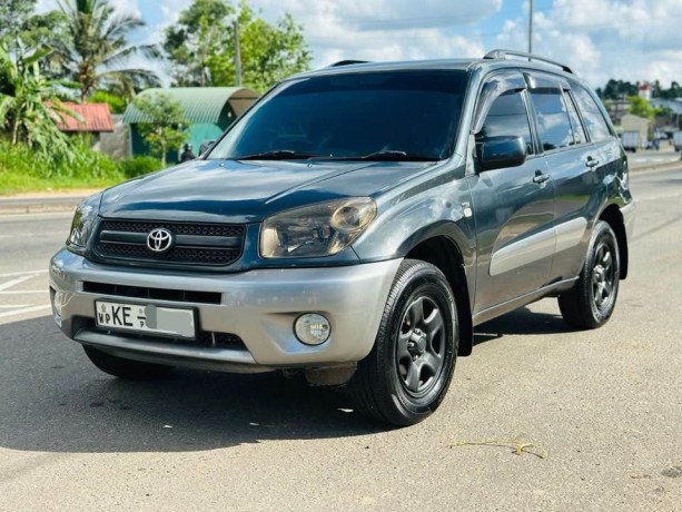 toyota-rav4-2004-big-1