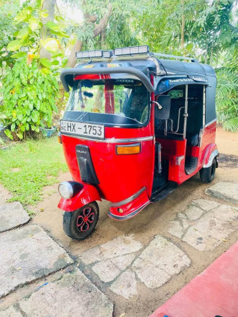 bajaj-three-wheel-big-1