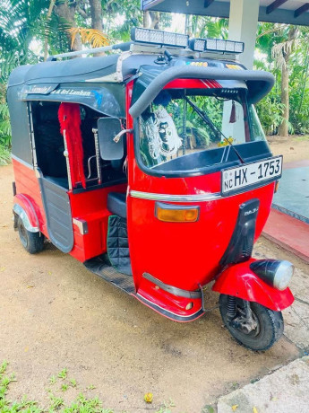 bajaj-three-wheel-big-0