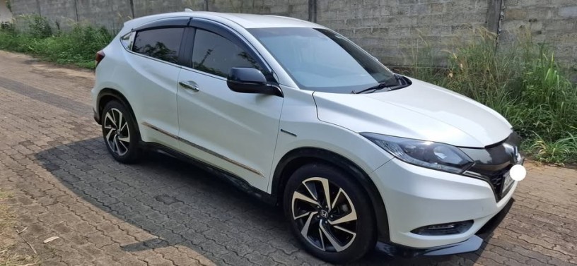 honda-vezel-rs-sensing-2017-big-7