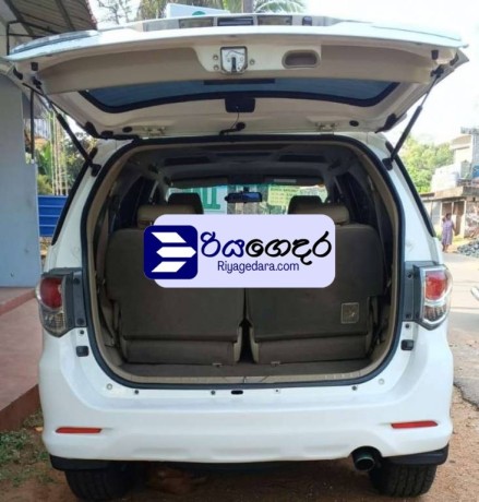 toyota-fortuner-2013-suv-big-5