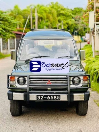 mitsubishi-pajero-turbo-wagon-1988-suv-big-0