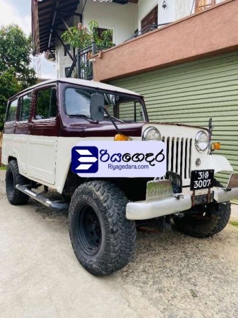 mitsubishi-4dr5-1979-suv-big-1