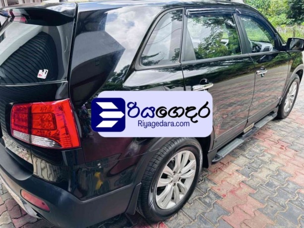 kia-sorento-2011-suv-big-2
