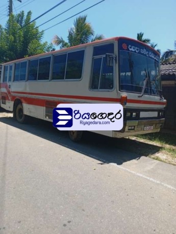 mitsubishi-fuso-1982-bus-big-1