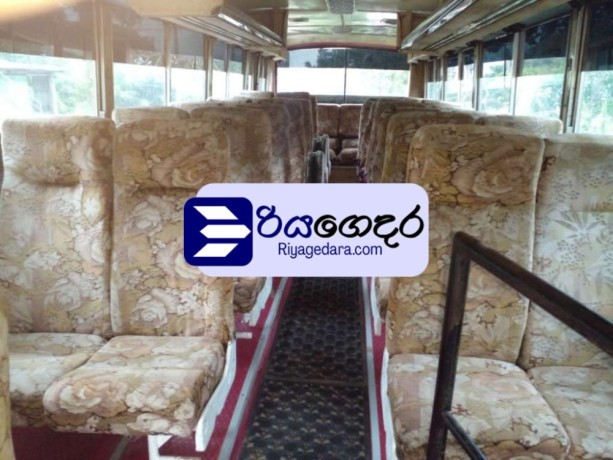 mitsubishi-fuso-1982-bus-big-2