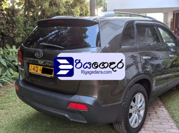 kia-sorento-2011-suv-big-2