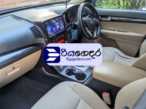 kia-sorento-2011-suv-big-3