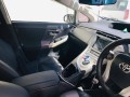 toyota-prius-small-8