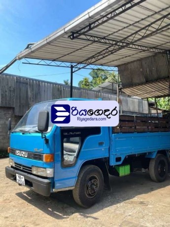 isuzu-nkr-58e-1991-lorry-big-1
