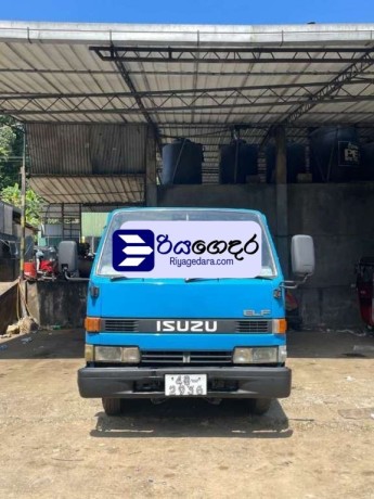 isuzu-nkr-58e-1991-lorry-big-0
