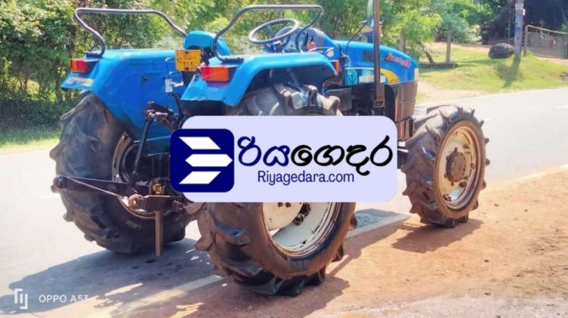 new-holland-4x4-2018-tractor-big-2