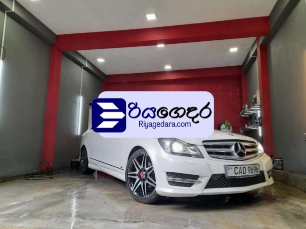 mercedes-benz-c220-2013-car-big-0