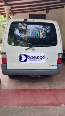 nissan-plastic-bupper-1999-van-big-1