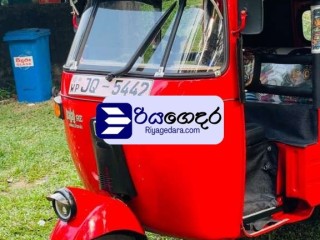bajaj-re-2004-three-wheel