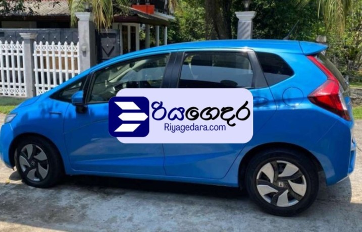 honda-fit-gp5-l-grade-2013-car-big-2