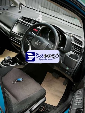 honda-fit-gp5-l-grade-2013-car-big-3