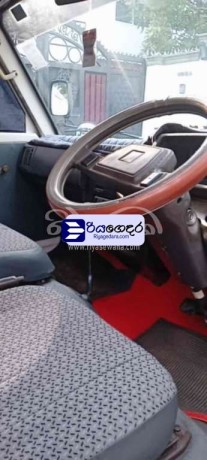 mazda-bongo-2000-crew-cab-big-2