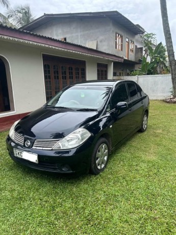 nissan-tiida-latio-highest-grade-big-1
