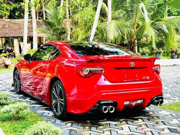 toyota-gt86-2014-big-0