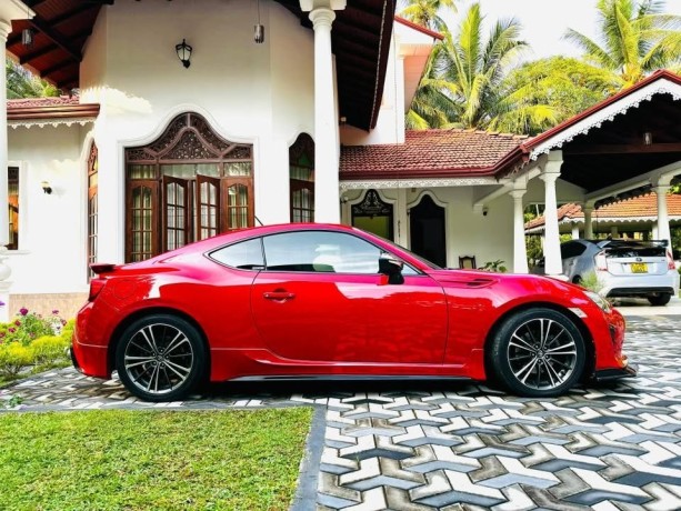toyota-gt86-2014-big-1