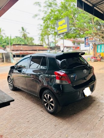 toyota-vitz-2008-big-8