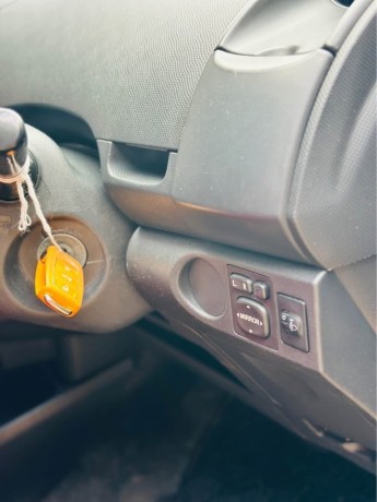 toyota-vitz-2008-big-4