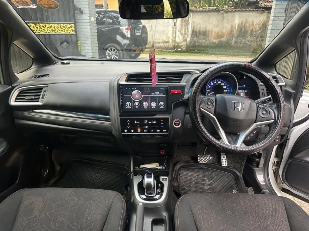honda-fit-gp5-s-2015-big-4