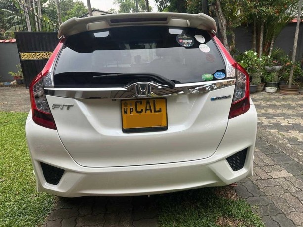 honda-fit-gp5-s-2015-big-1