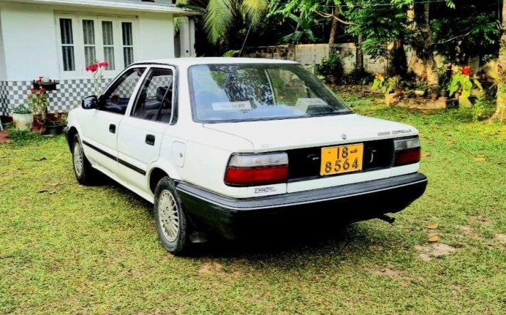 toyota-corolla-ee90-big-3