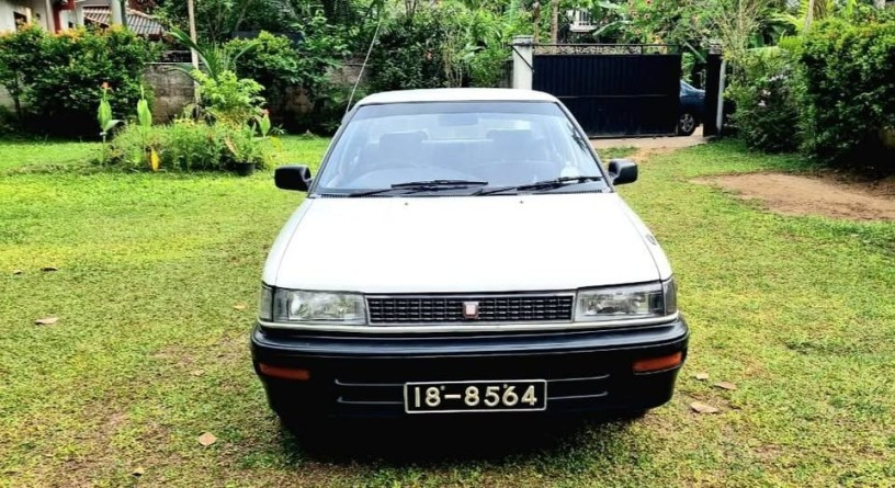 toyota-corolla-ee90-big-0