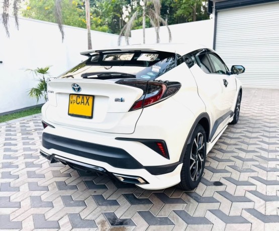 toyota-chr-gt-hybrid-zyx10-2017-big-4