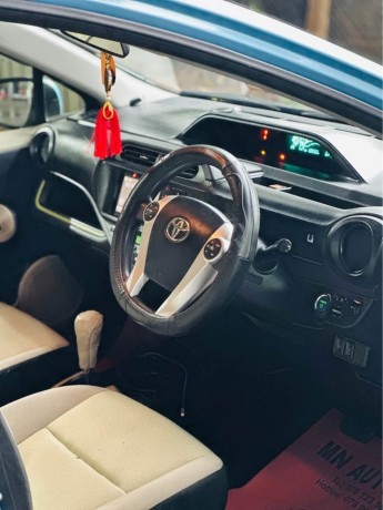 toyota-aqua-s-limited-2013-big-4
