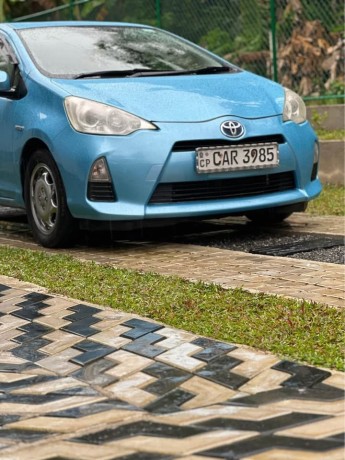 toyota-aqua-s-limited-2013-big-1