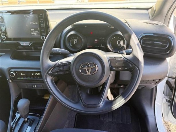 toyota-yaris-g-2022-big-6