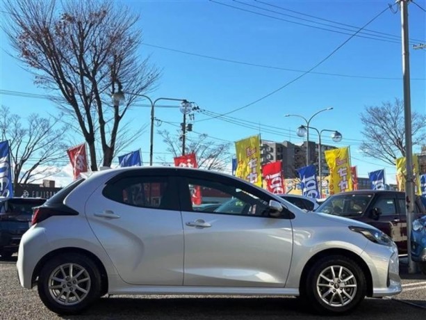 toyota-yaris-g-2022-big-2